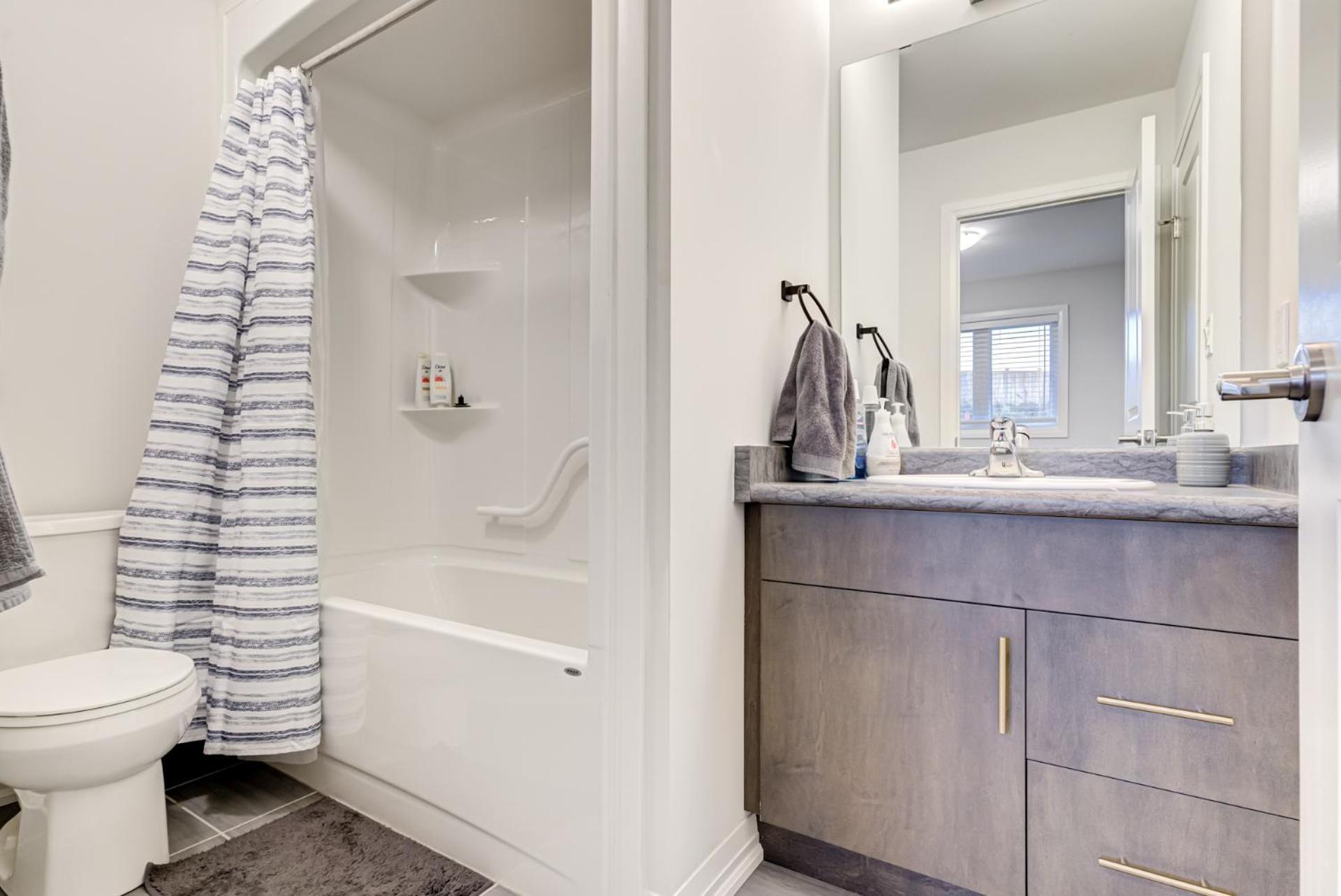 Luxury Living At The Falls - 4 Bed House Niagara Falls Exterior photo